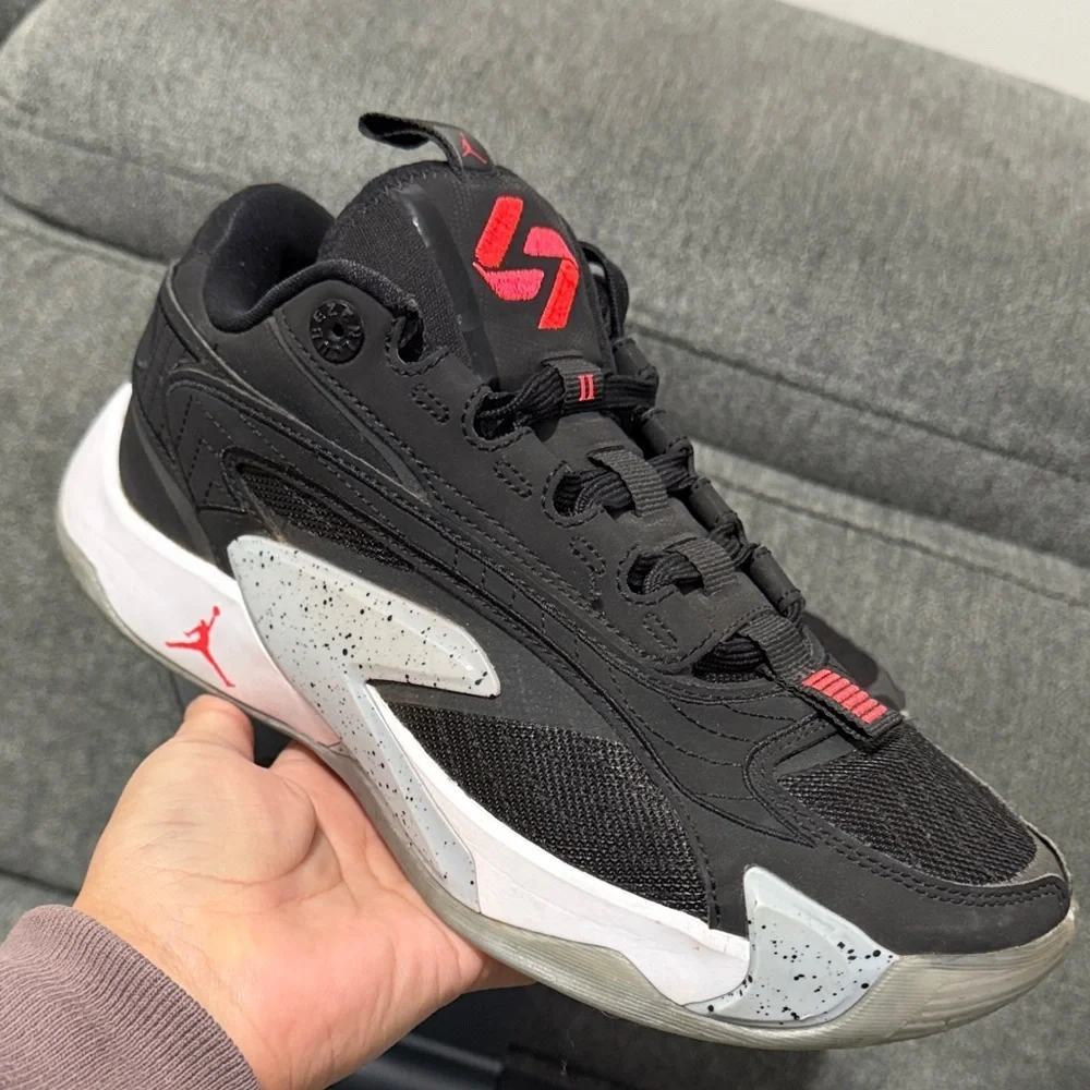 🔥 Men’s Jordan Brand Luka 2 “Bred” Basketball Sneakers 🔥